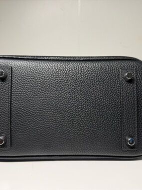 B20 / Birkin 20 size, the width is approximately 20 cm, or about 7.9 inches